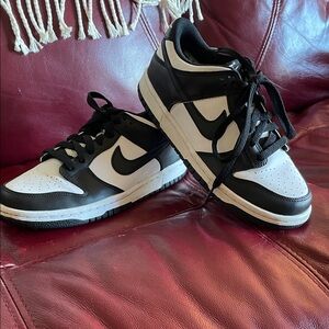 Nike Panda Dunks Low-Tops